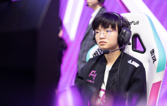 DOTA2 TI14赛季中国战队XG成功晋级六强