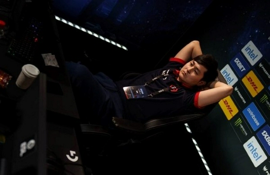 成都英雄联盟总决赛嘉年华点燃玩家热情